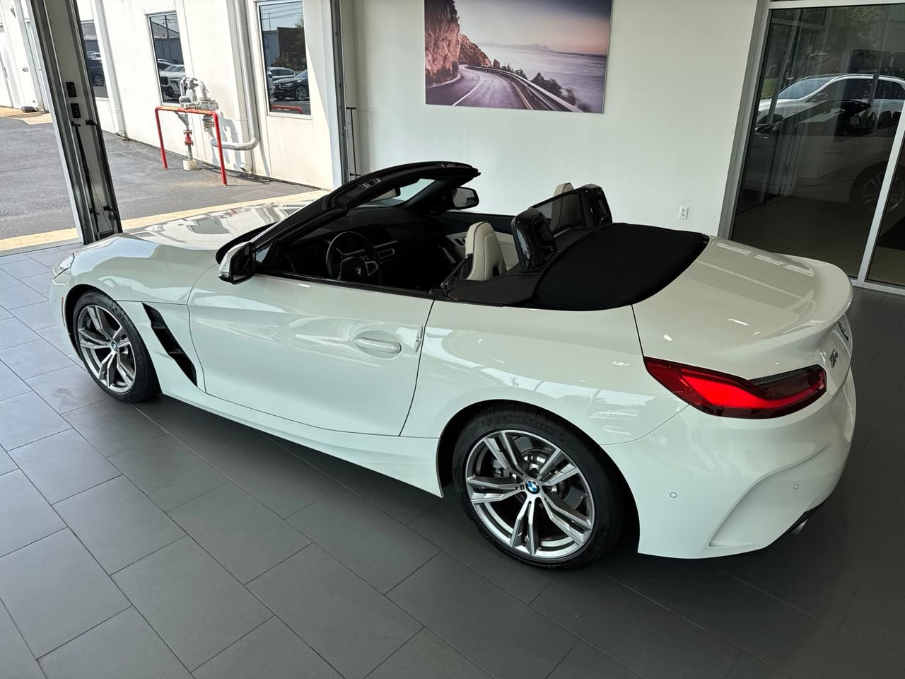 Used 2023 BMW Z4 sDrive30i w/ Premium Package RWD image 11
