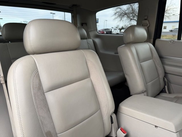 Used 2008 Chrysler Aspen Limited image 13