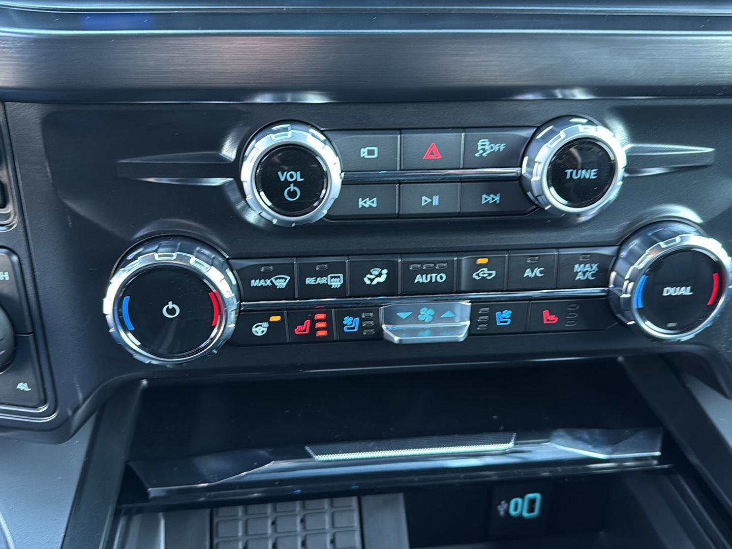 New 2026 Ford F250 Lariat w/ Chrome Package image 35