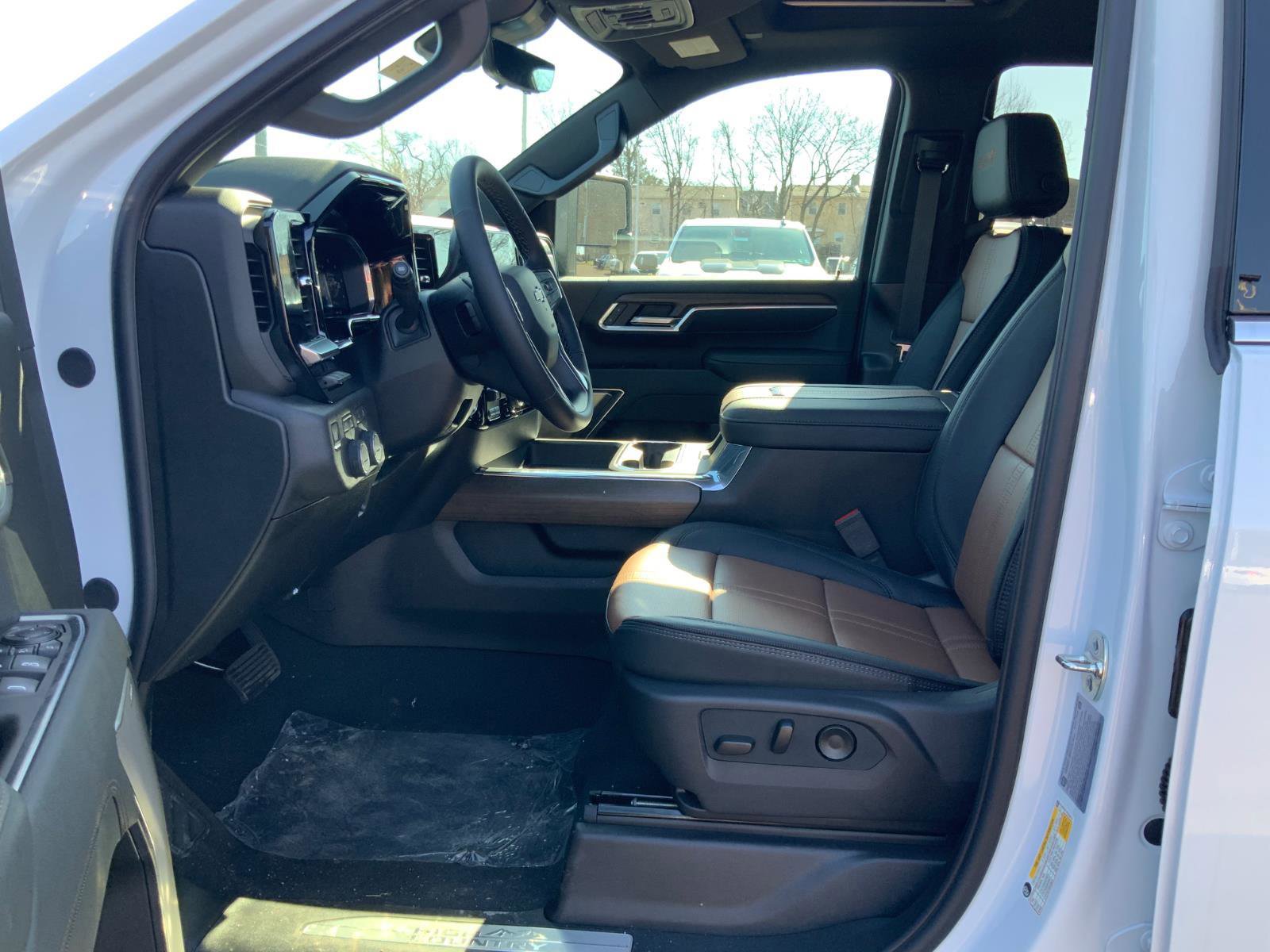 New 2026 Chevrolet Silverado 2500 High Country w/ High Country Premium Package AWD/4WD image 11