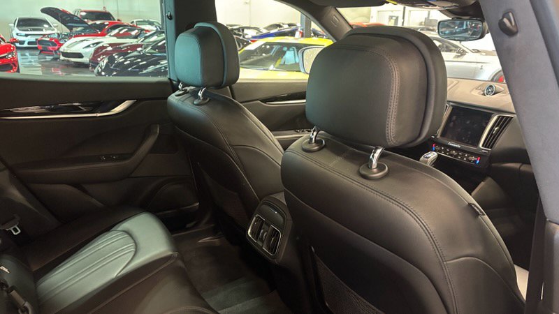Used 2020 Maserati Levante AWD/4WD image 11