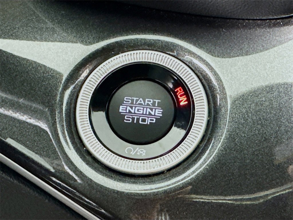 Used 2021 Jeep Grand Cherokee L Laredo image 29