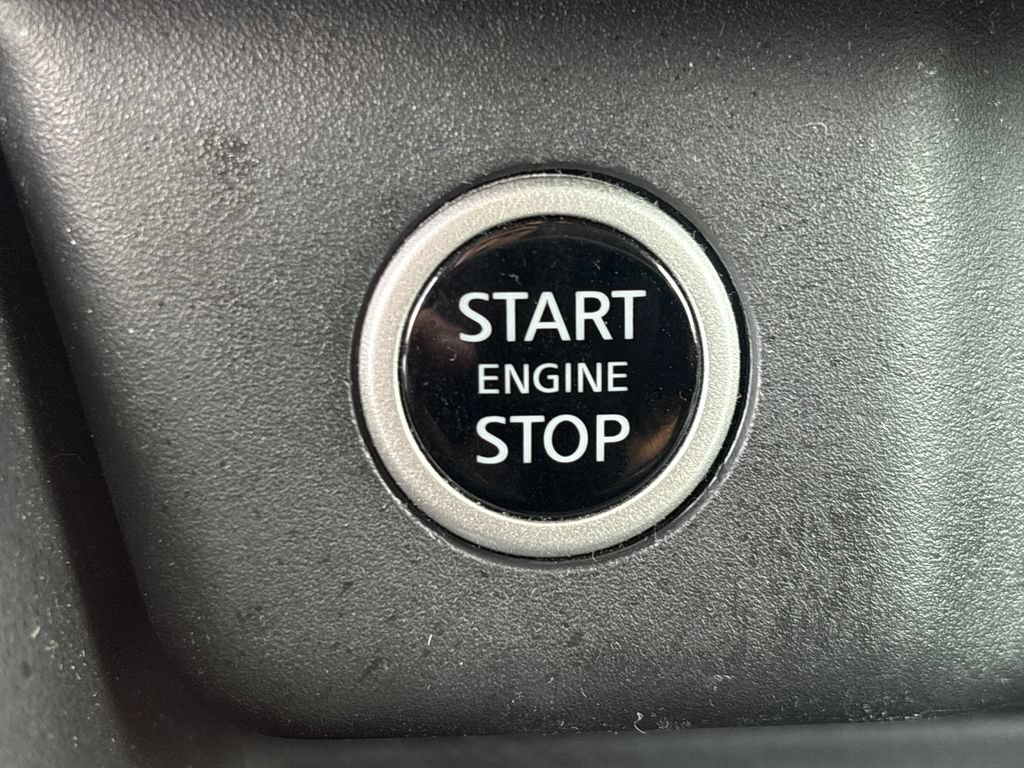 Used 2023 Nissan Rogue SV w/ SV Premium B Package FWD image 16