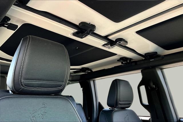 Used 2025 Ford Bronco Badlands image 25