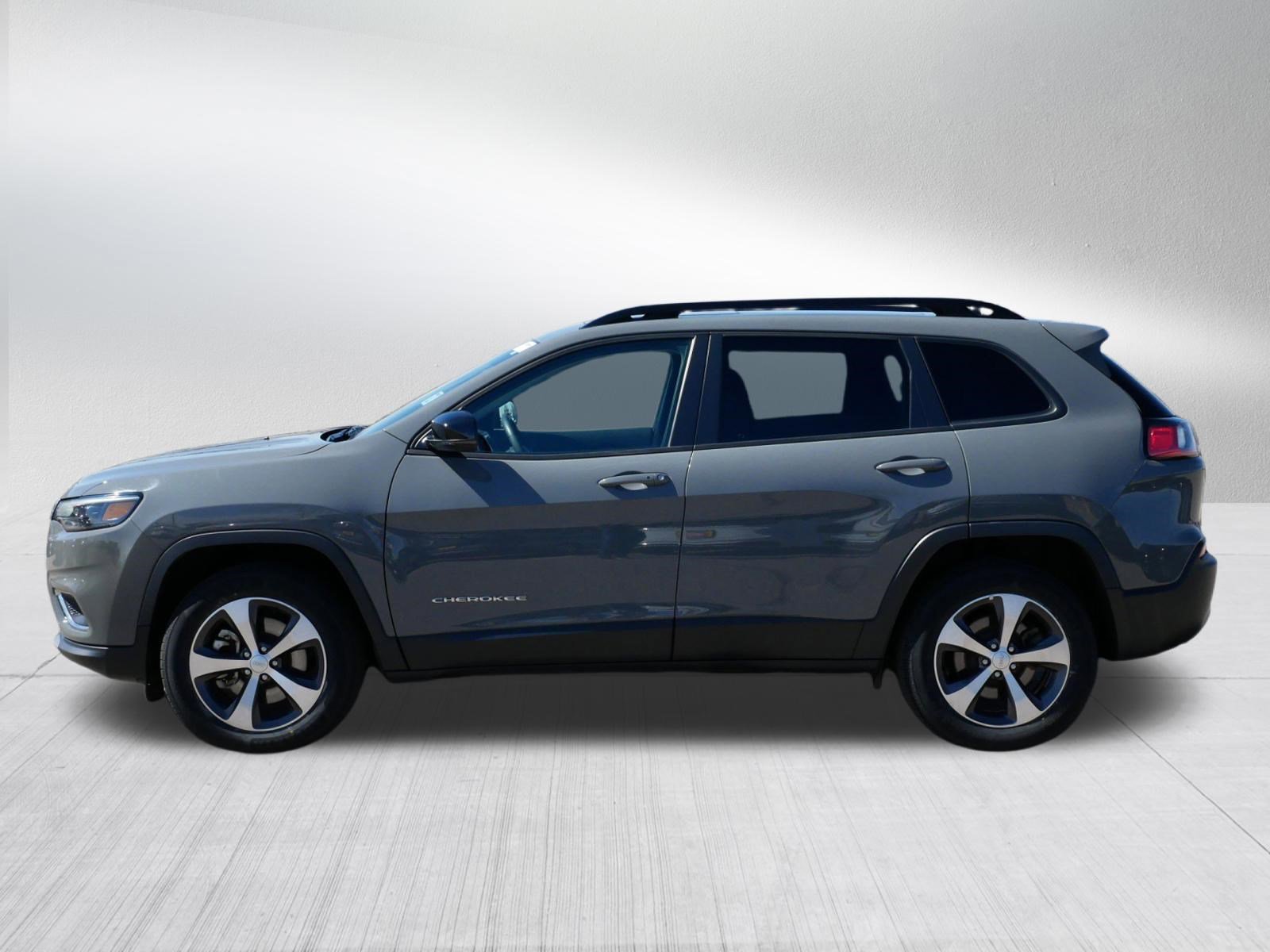 Used 2022 Jeep Cherokee Limited AWD/4WD image 4