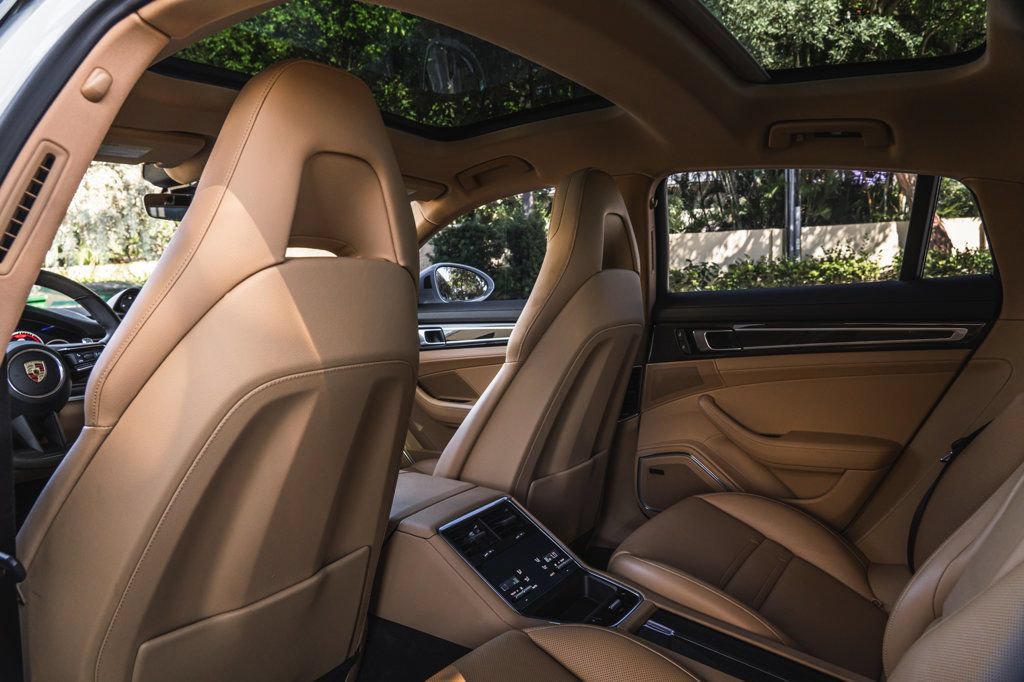 Used 2023 Porsche Panamera image 20
