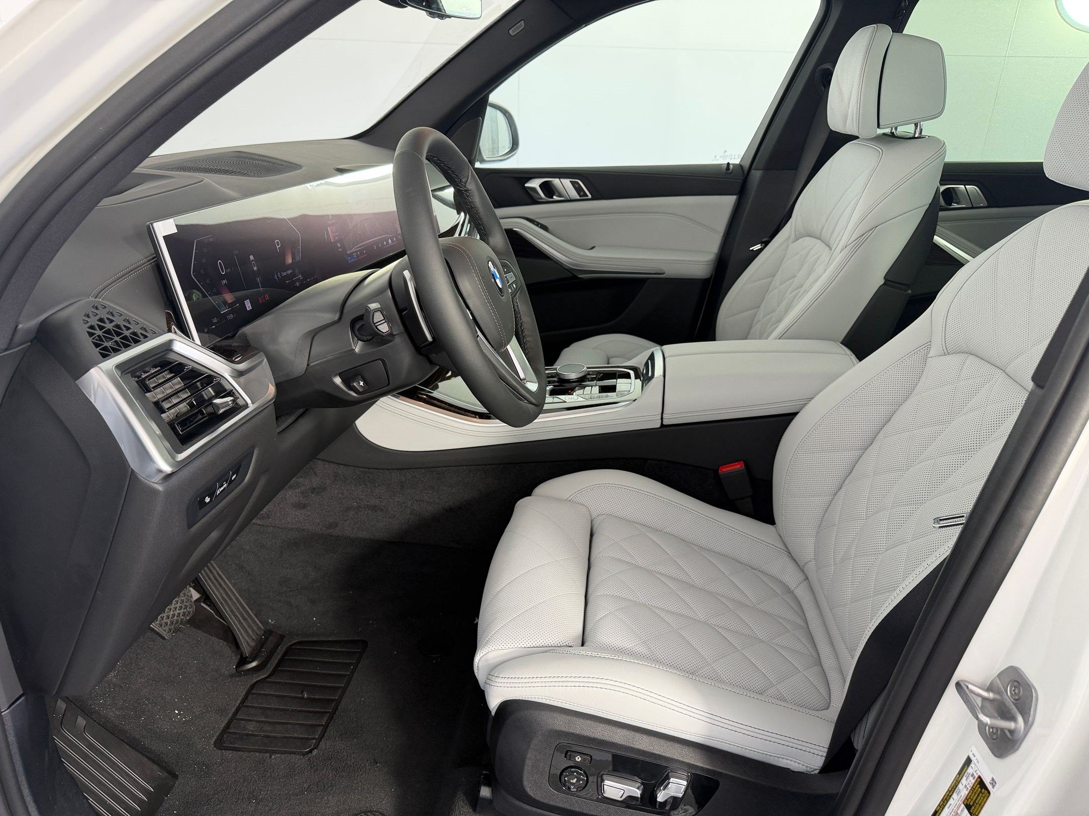 New 2026 BMW X5 sDrive40i w/ Climate Comfort Package RWD image 5