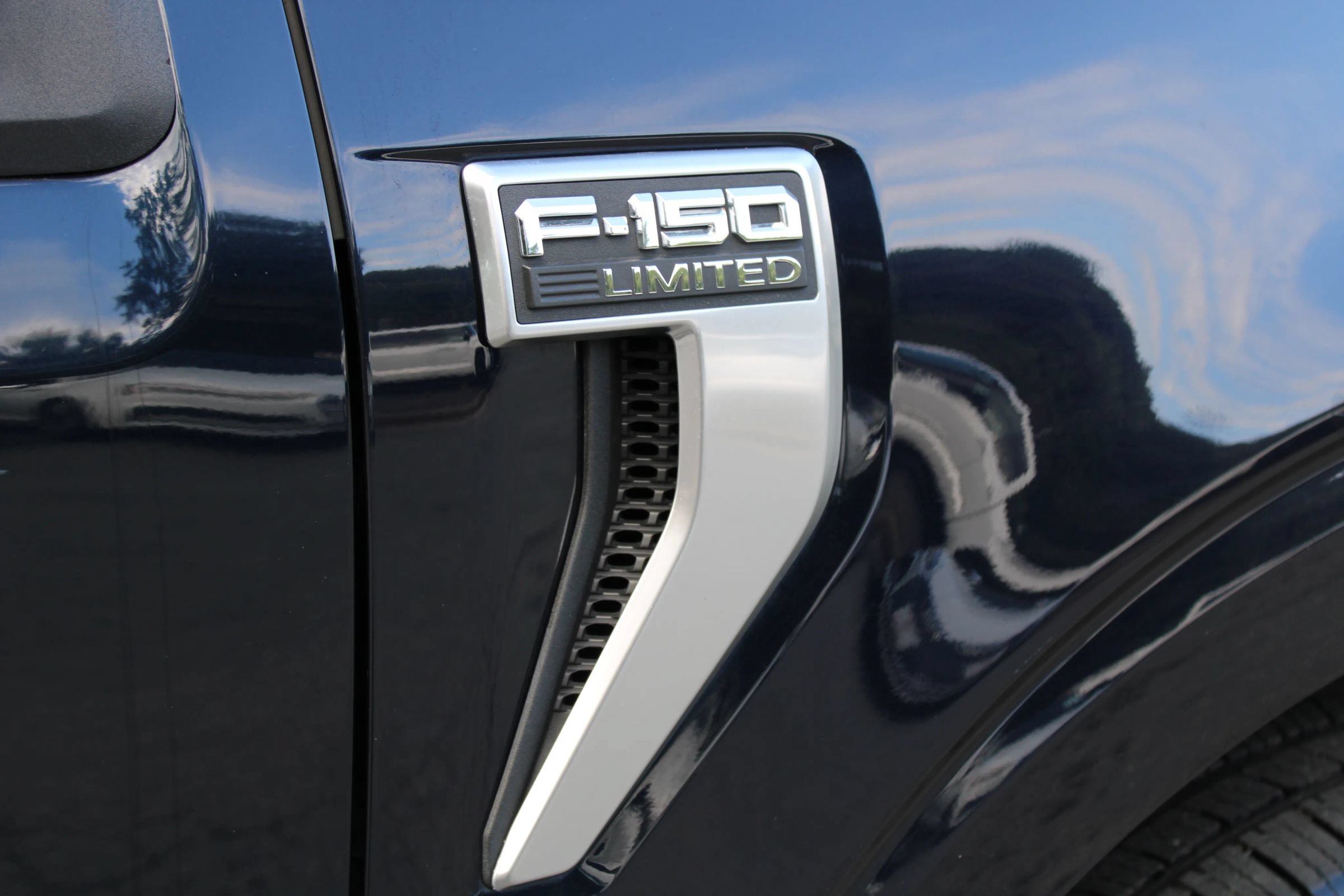 Used 2021 Ford F150 Limited AWD/4WD image 34