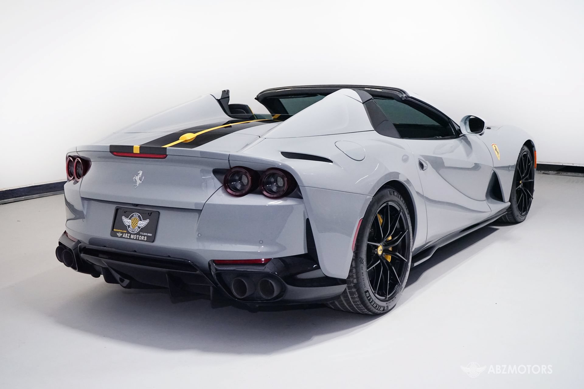 Used 2022 Ferrari 812 GTS RWD image 6
