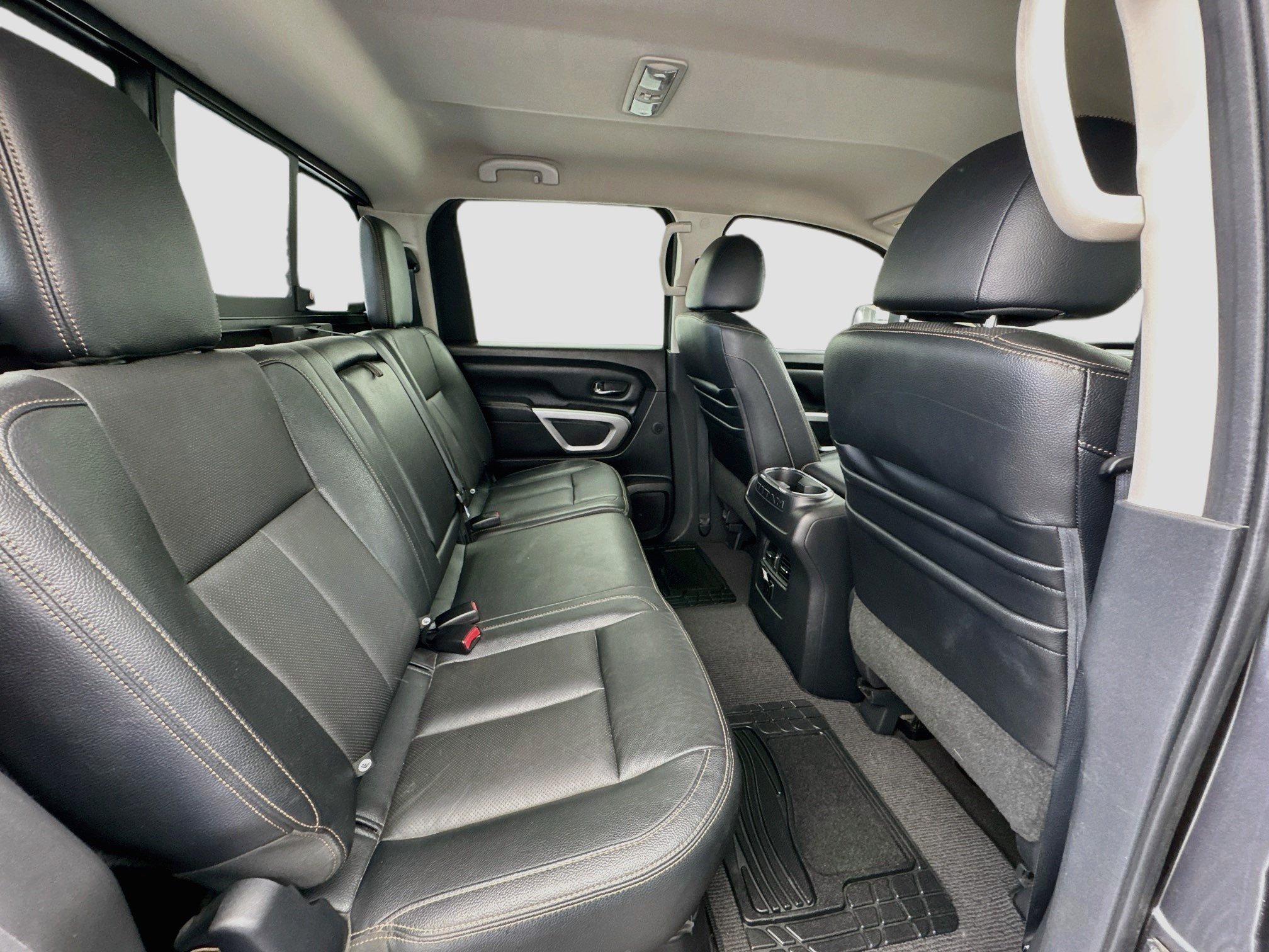 Used 2016 Nissan Titan SL AWD/4WD image 18