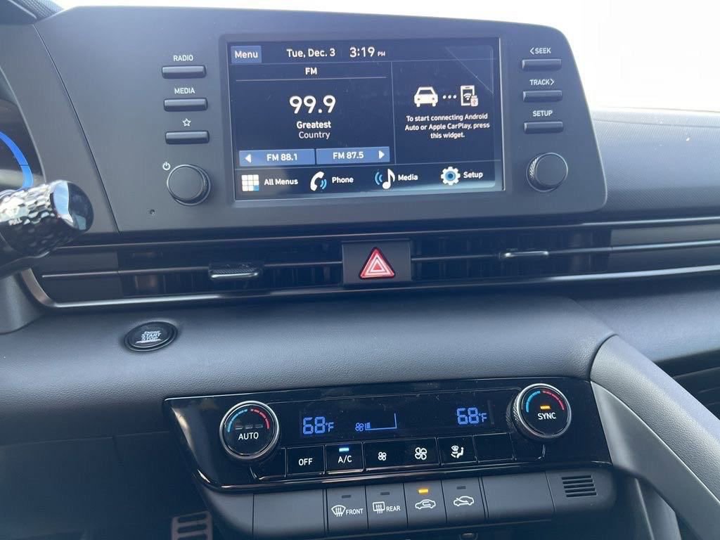 Used 2025 Hyundai Elantra Sport image 19