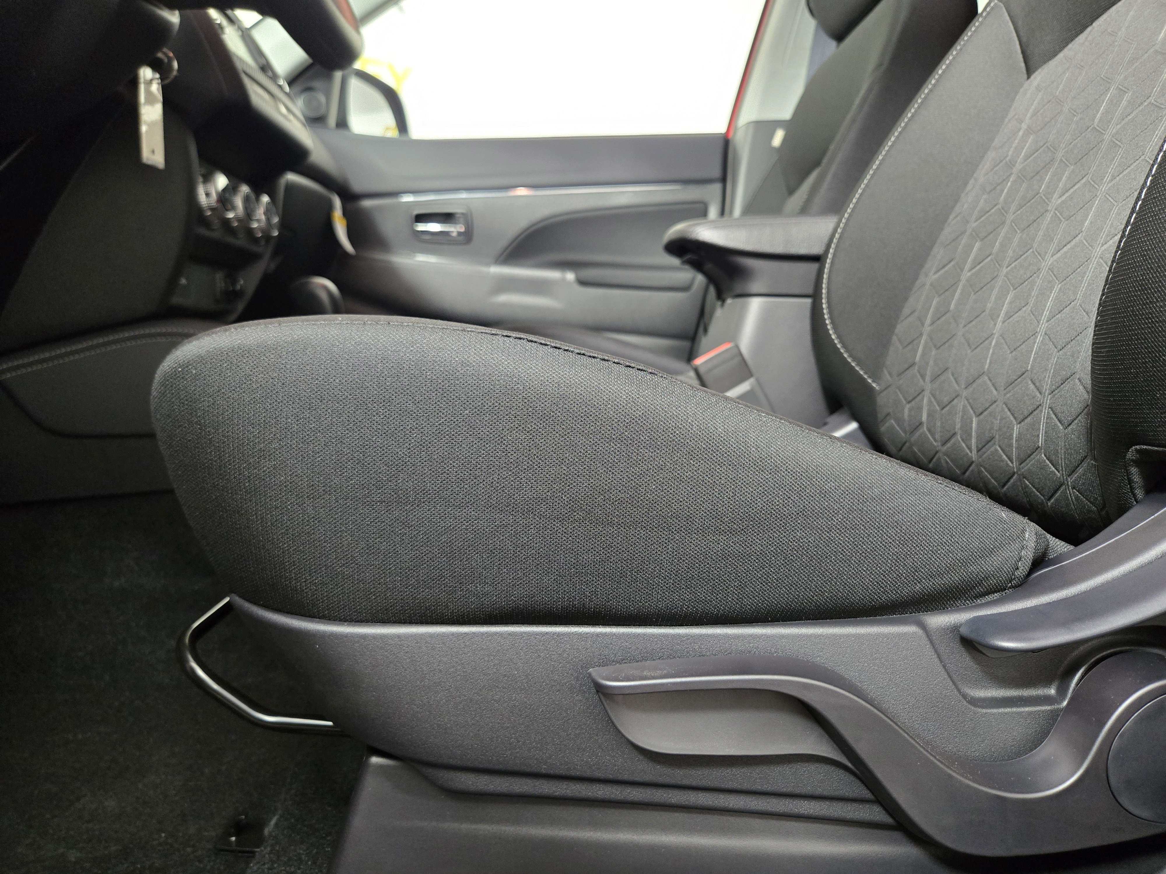 New 2025 Mitsubishi Outlander Sport ES image 27