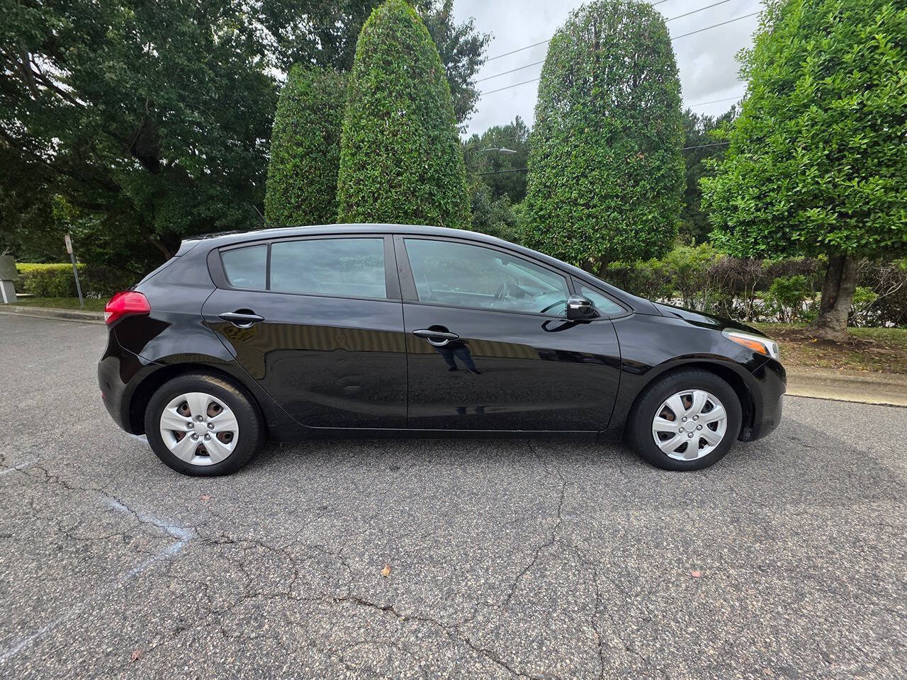 Used 2017 Kia Forte LX FWD image 6
