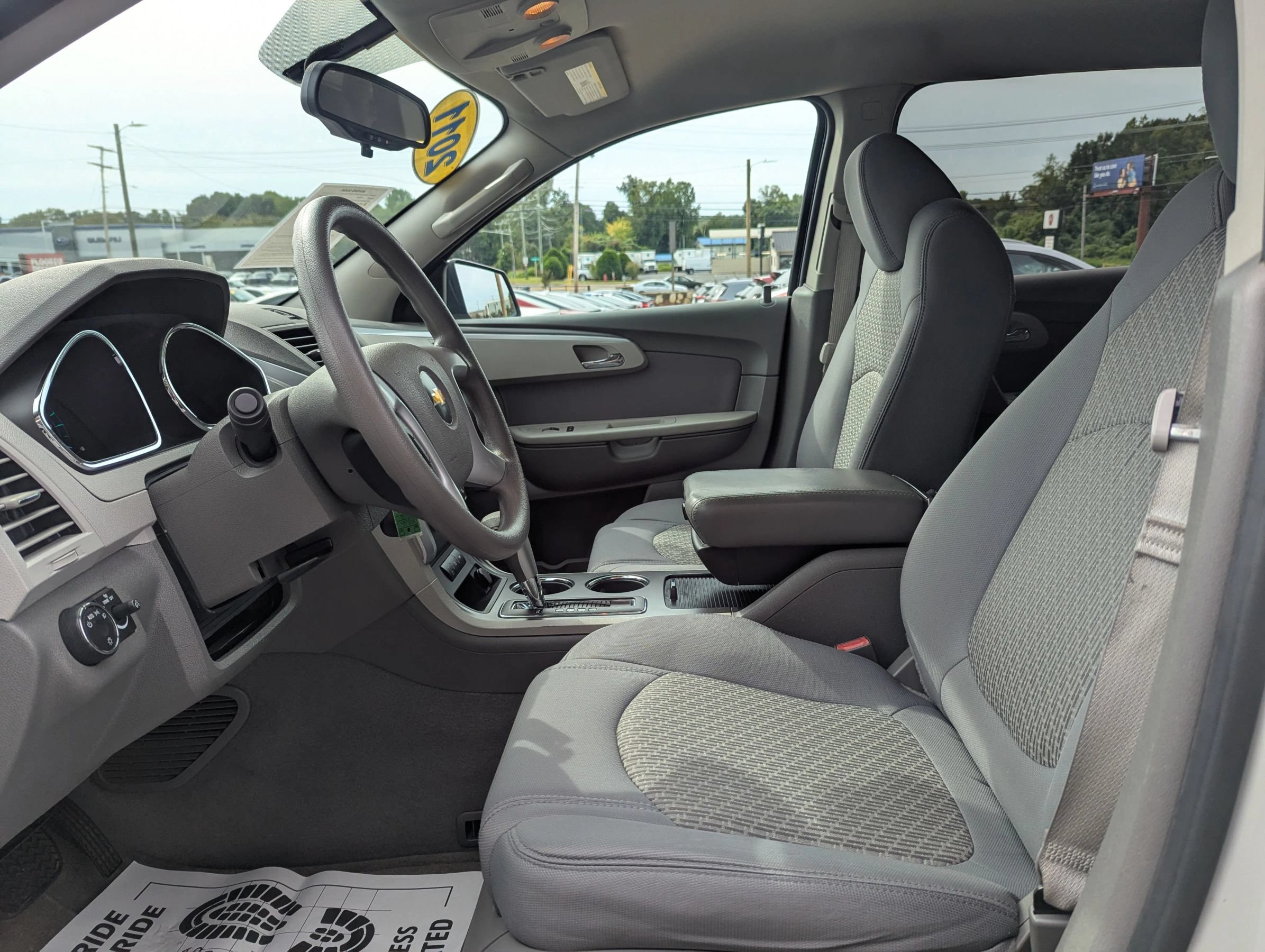 Used 2011 Chevrolet Traverse LS FWD image 19