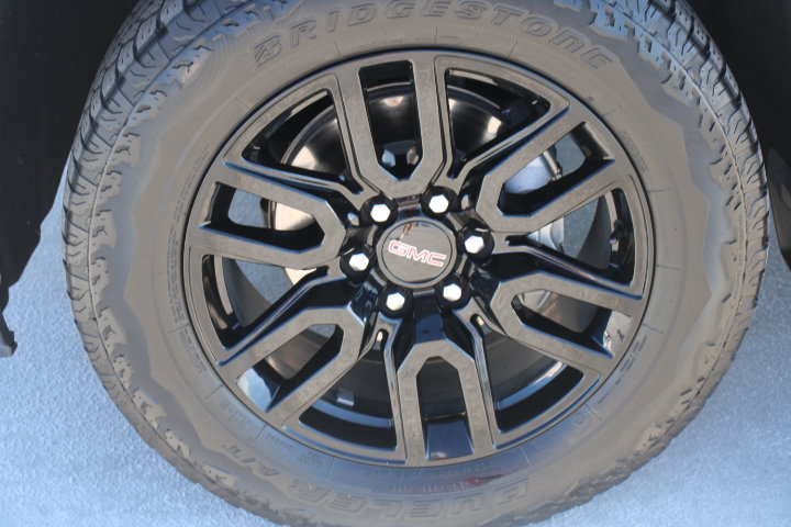 Used 2021 GMC Sierra 1500 Elevation w/ X31 Off-Road Package AWD/4WD image 10