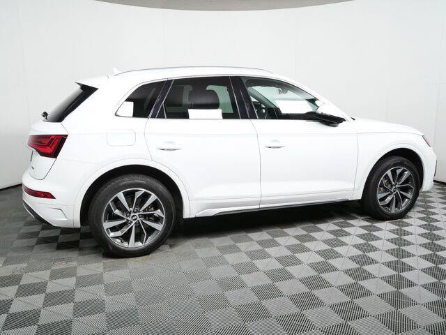 Used 2021 Audi Q5 2.0T Premium Plus w/ Premium Plus Package AWD/4WD image 2