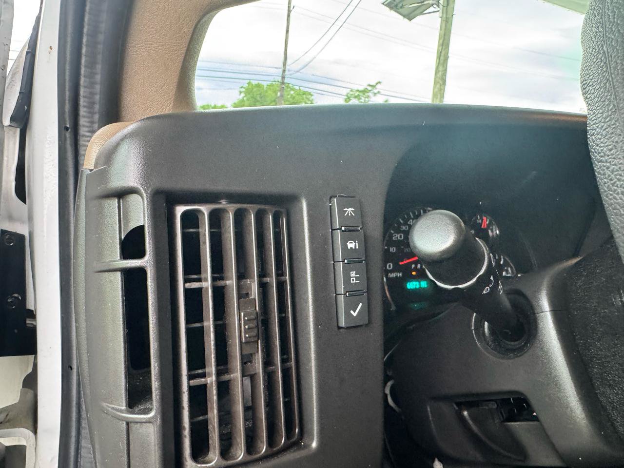 Used 2019 Chevrolet Express 4500 w/ RV Package RWD image 14