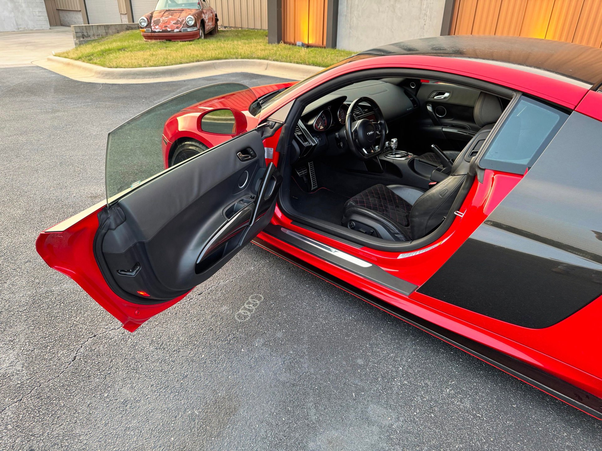 Used 2011 Audi R8 V10 AWD/4WD image 38