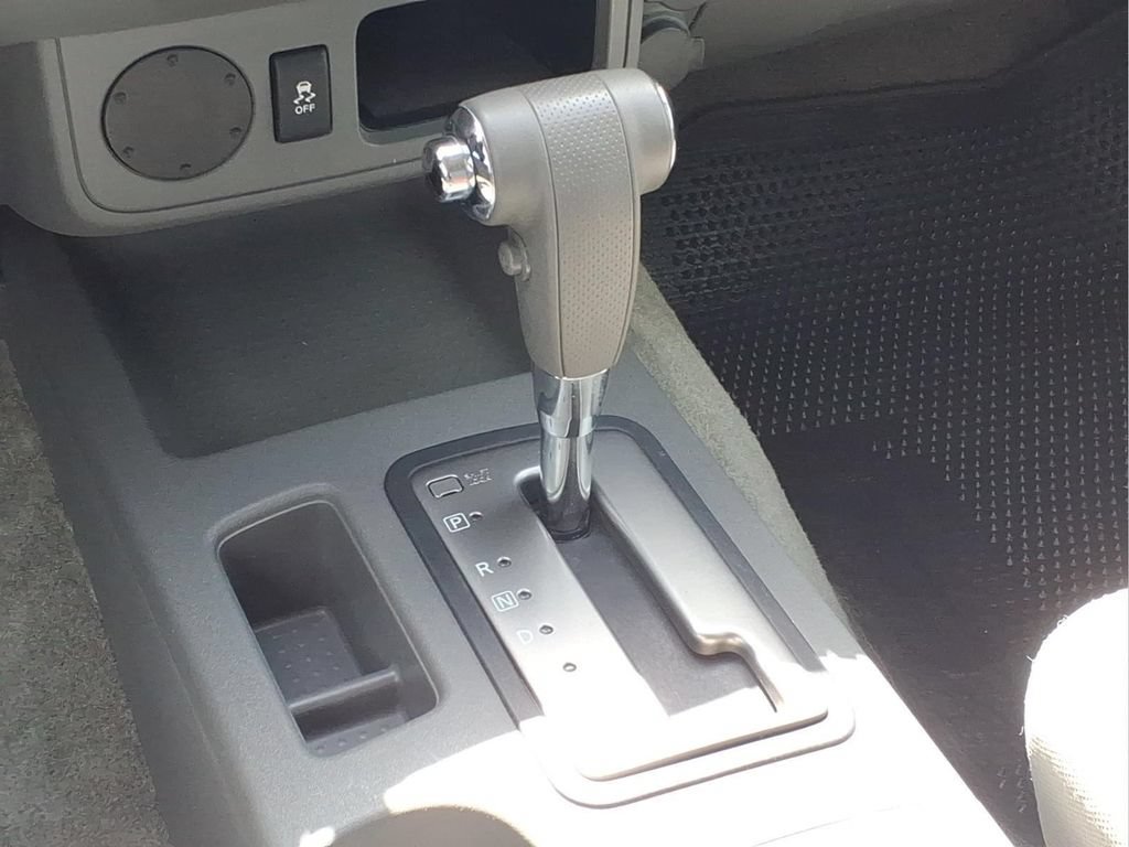 Used 2015 Nissan Frontier SV RWD image 18