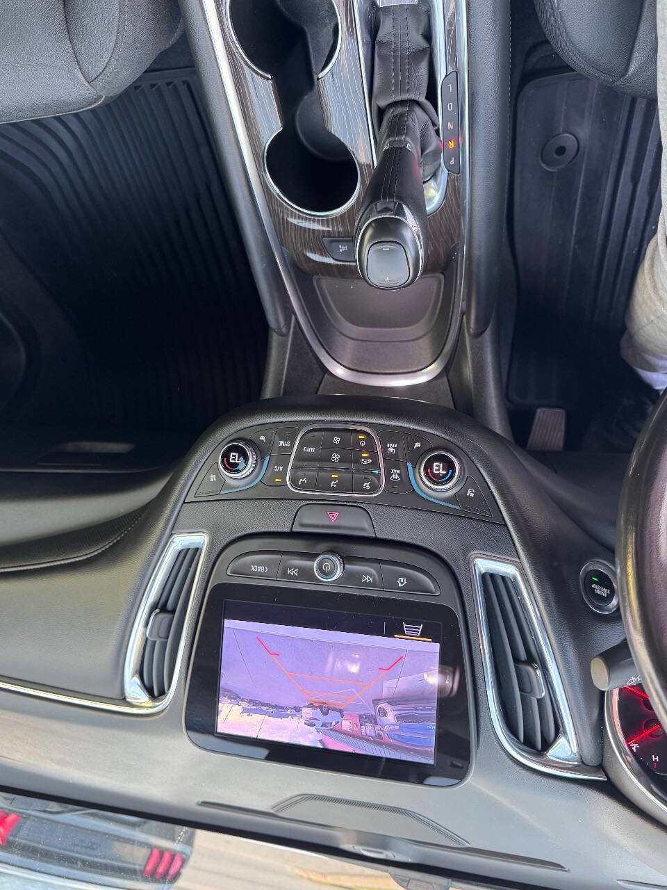 Used 2019 Chevrolet Malibu Premier w/ Sun and Wheel Package image 8