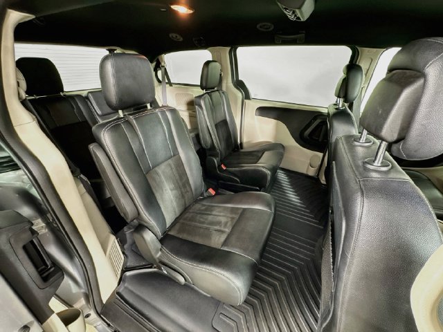 Used 2020 Dodge Grand Caravan SXT FWD image 26