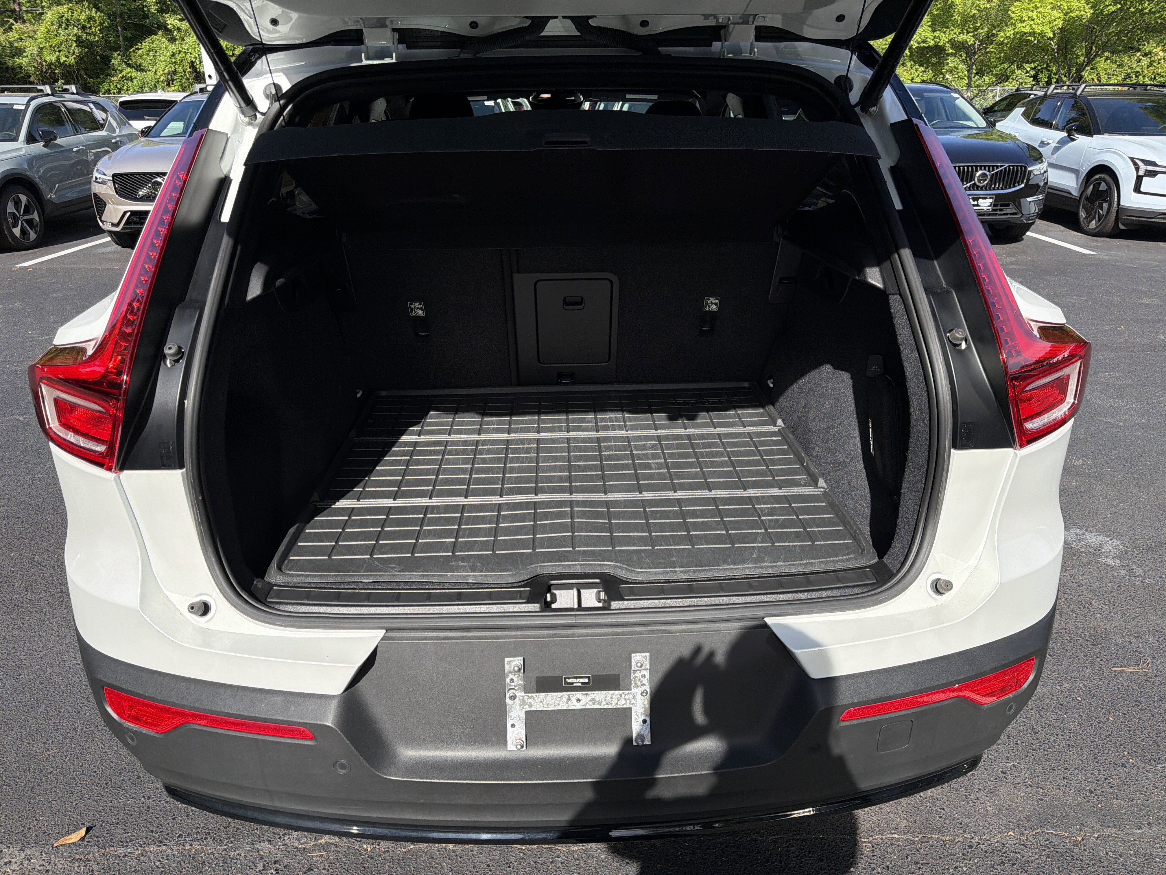Certified 2023 Volvo XC40 Recharge Plus w/ Protection Package Premier AWD/4WD image 34