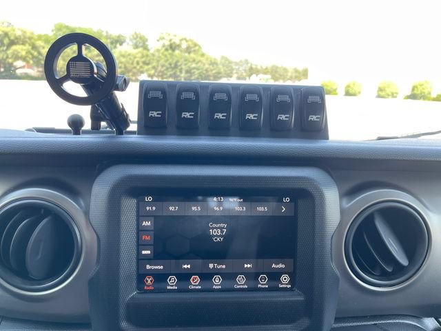 Used 2021 Jeep Gladiator Sport AWD/4WD image 22