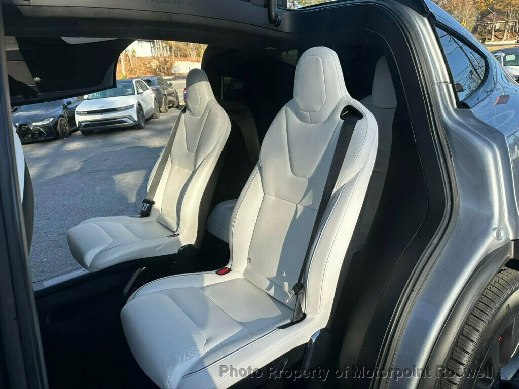 Used 2024 Tesla Model X Plaid image 13