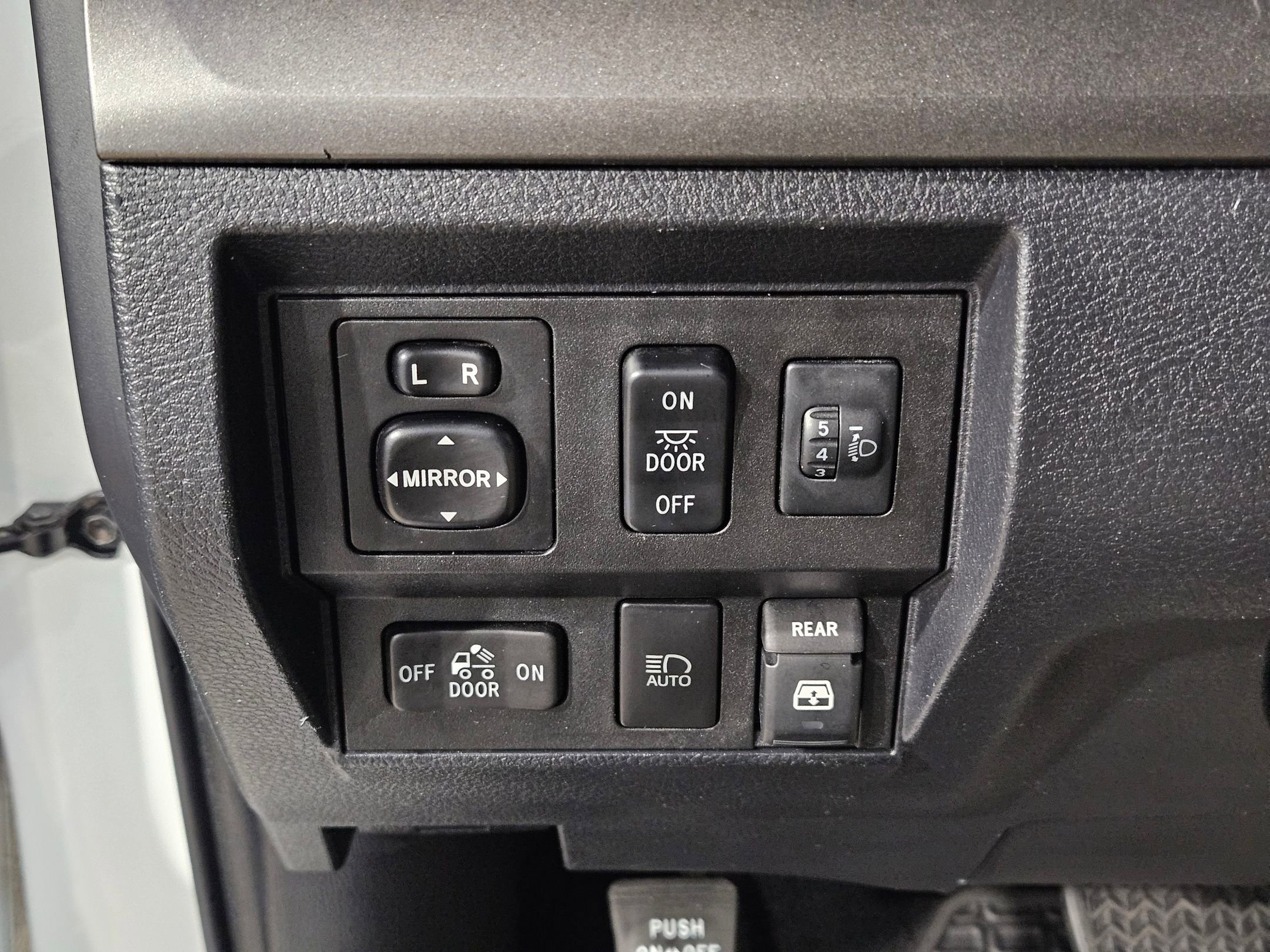 Used 2018 Toyota Tundra SR5 w/ SR5 Upgrade Package image 25