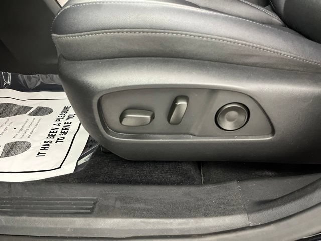 Used 2025 Chevrolet Equinox LT w/ Convenience Package II FWD image 34