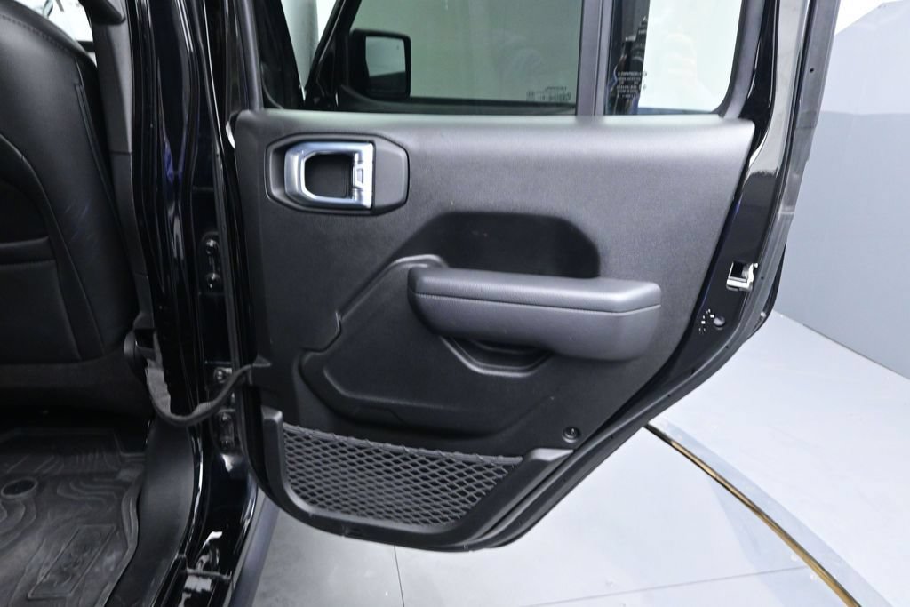 Used 2025 Jeep Wrangler Unlimited Sport AWD/4WD image 16