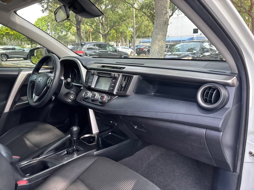 Used 2017 Toyota RAV4 LE FWD image 14