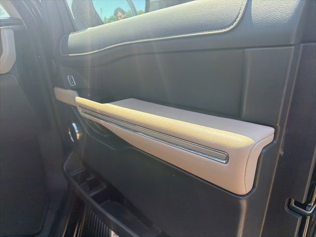 Used 2024 Ford Expedition Limited image 6
