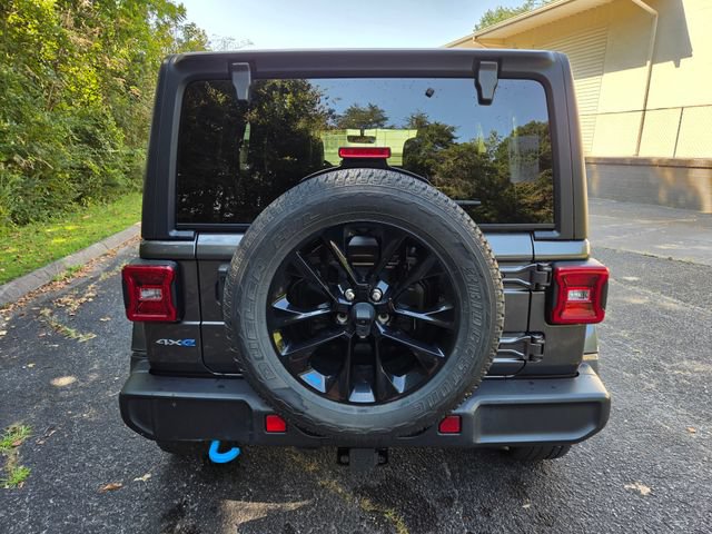 Used 2022 Jeep Wrangler Unlimited Sahara w/ Cold Weather Group AWD/4WD image 8