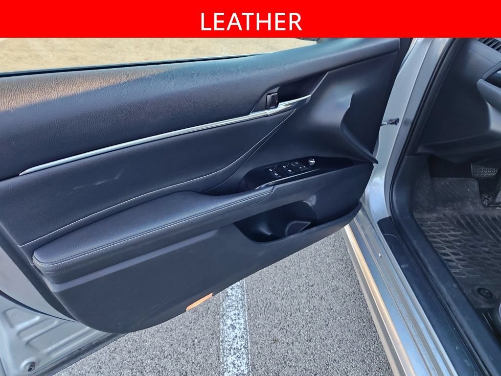 Used 2018 Toyota Camry XSE FWD image 5