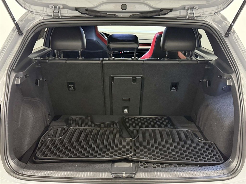 Used 2022 Volkswagen GTI SE image 11