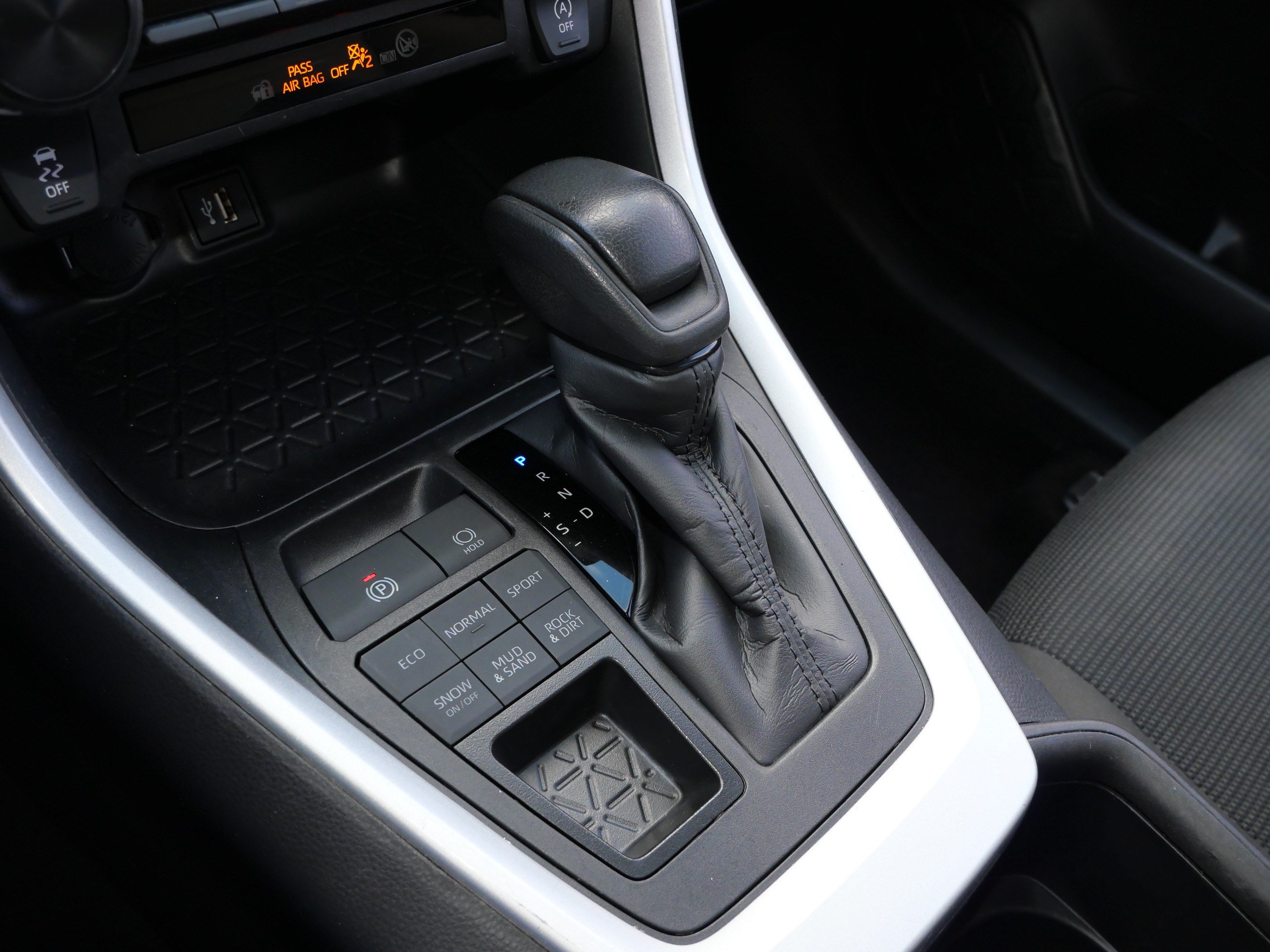 Certified 2025 Toyota RAV4 LE AWD/4WD image 23