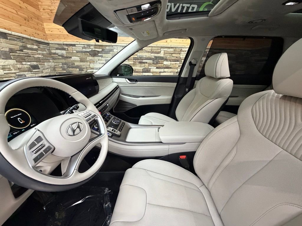 Used 2023 Hyundai Palisade Calligraphy image 11