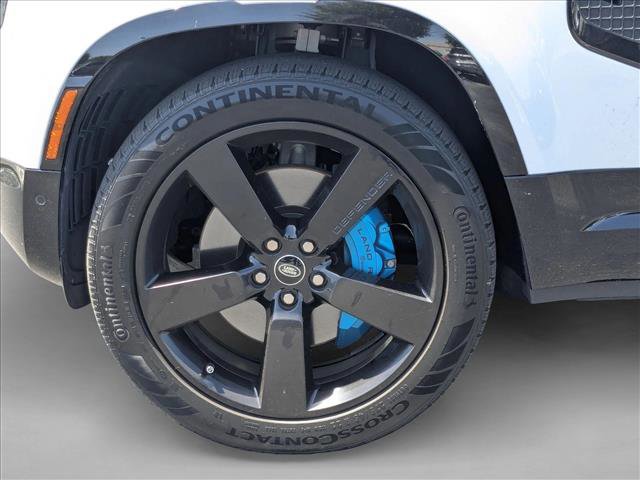 Used 2022 Land Rover Defender 90 V8 AWD/4WD image 18