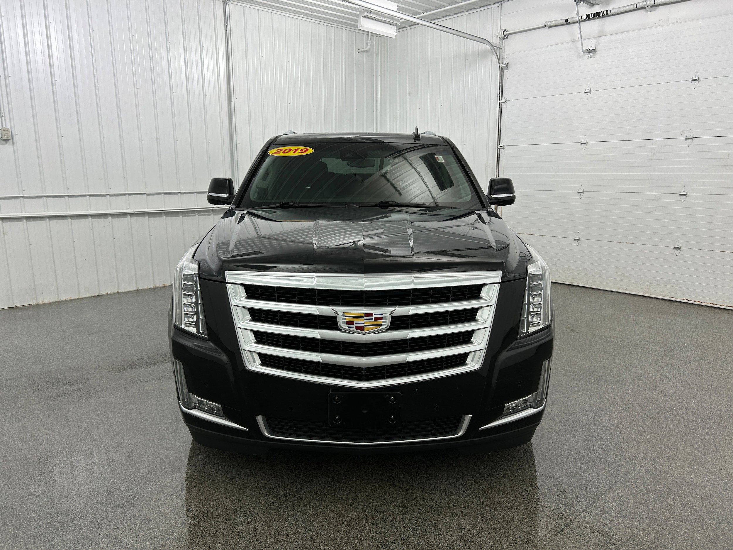 Used 2019 Cadillac Escalade Luxury AWD/4WD image 17