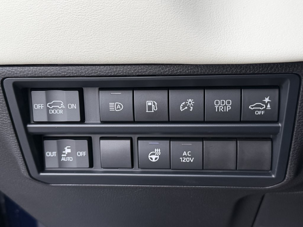 Certified 2025 Toyota Sequoia Capstone AWD/4WD image 18