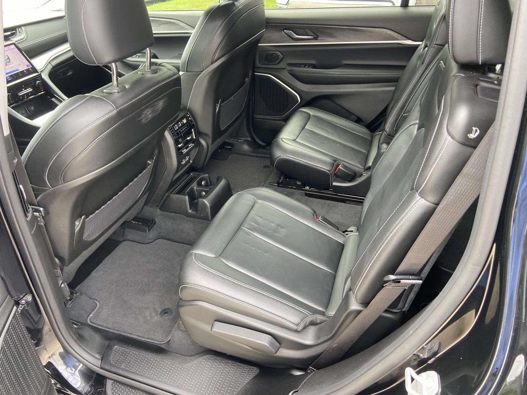 Used 2023 Jeep Grand Cherokee L Limited RWD image 20