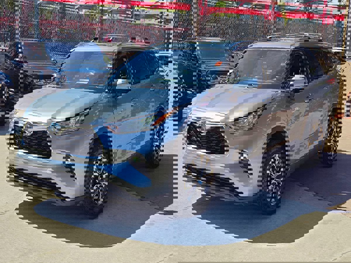 Used 2020 Toyota Highlander XLE image 6