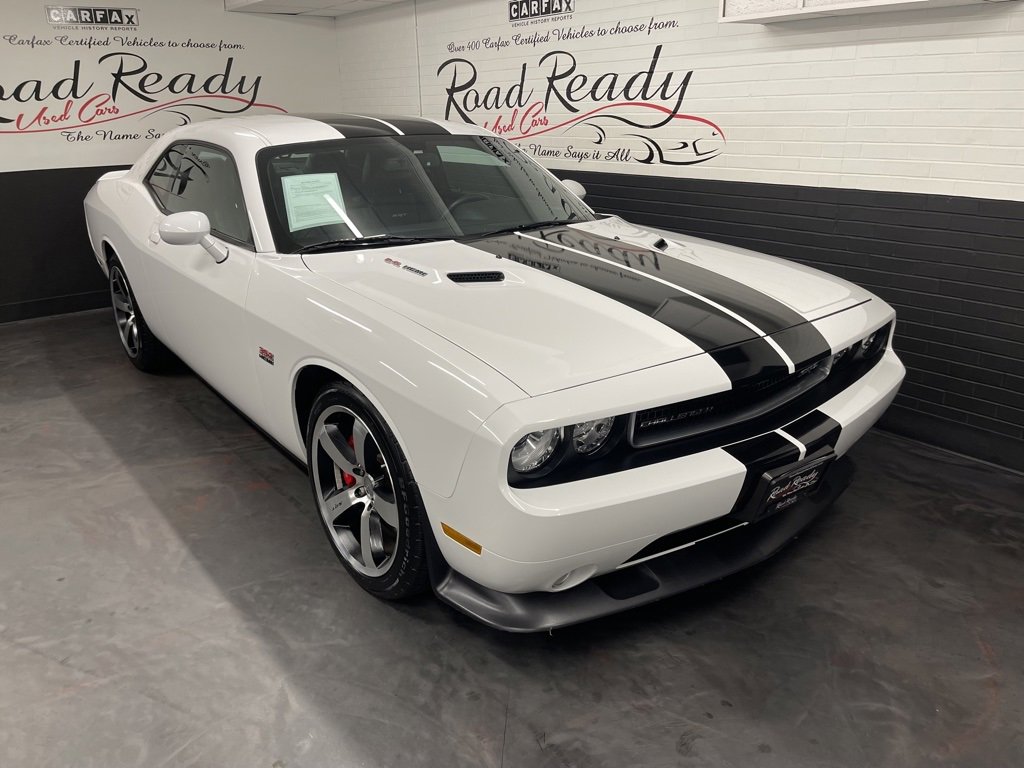 Used 2014 Dodge Challenger SRT8 image 2
