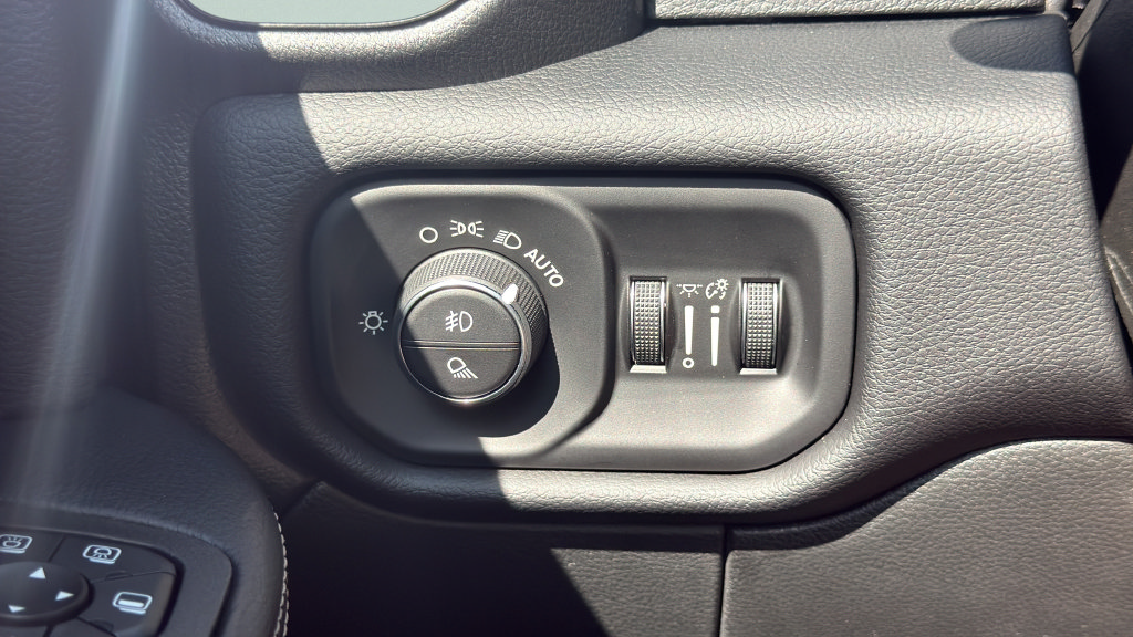 New 2027 RAM 3500 Laramie w/ Night Edition AWD/4WD image 30