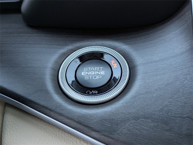 New 2025 Jeep Grand Cherokee Limited w/ Black Appearance Package image 29