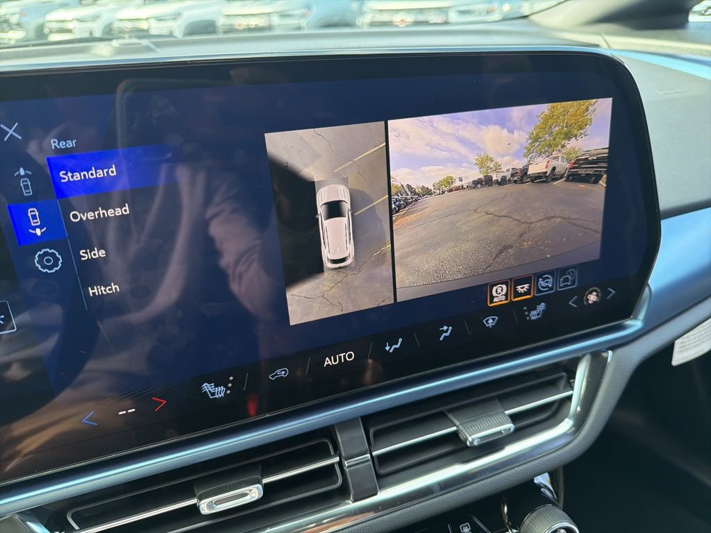 New 2026 Chevrolet Equinox EV LT image 9