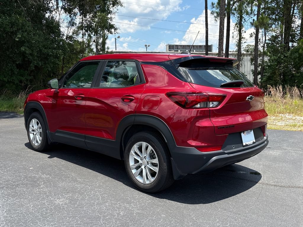 Used 2021 Chevrolet TrailBlazer LS w/ LPO, Blackout Package FWD image 21
