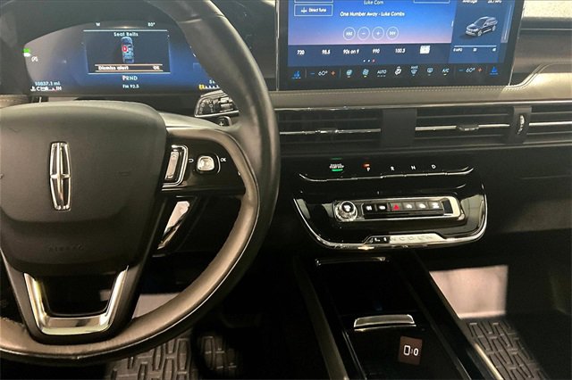 Used 2023 Lincoln Corsair Reserve w/ Equipment Group 201A image 12