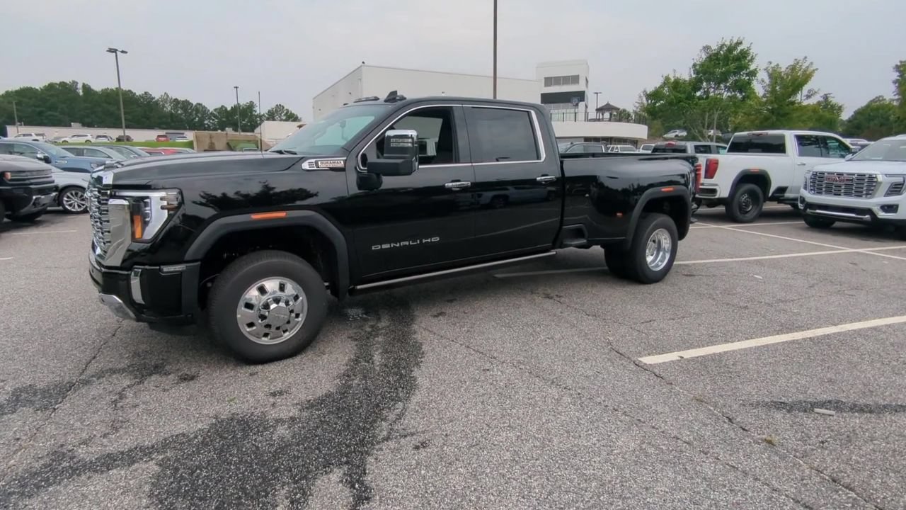 New 2026 GMC Sierra 3500 Denali w/ Denali Reserve Package AWD/4WD image 4